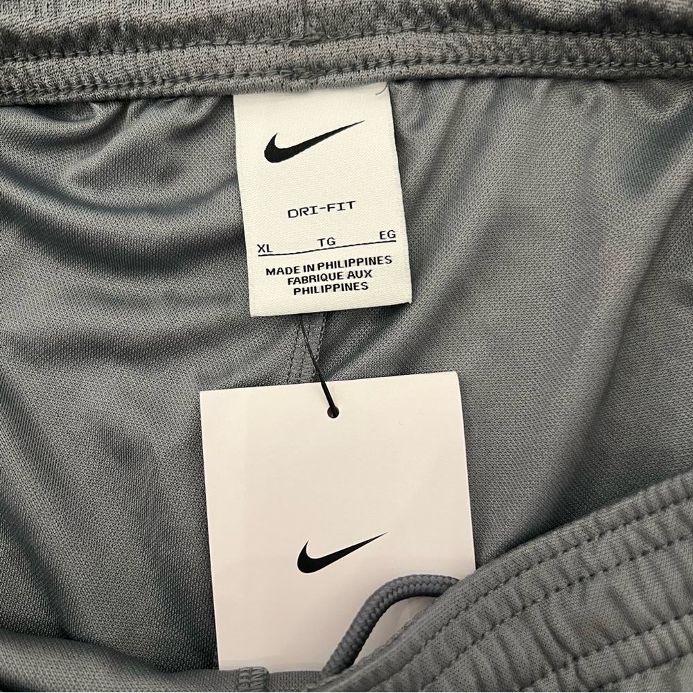 Nike Boys' Grey Shorts - Picture 3 of 5